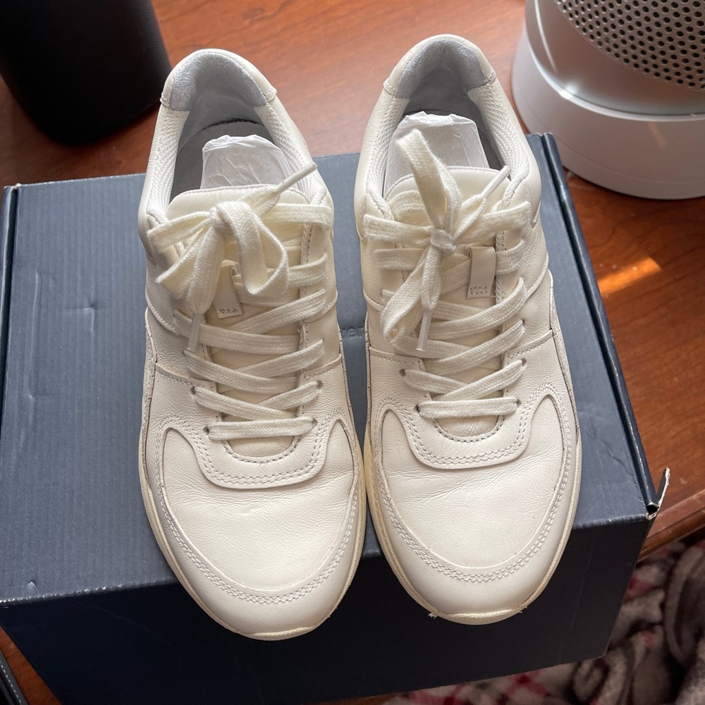 Everlane tread sneakers!